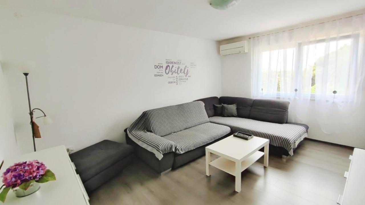 Apartment Jan 2+2 With Balcony Póla Kültér fotó