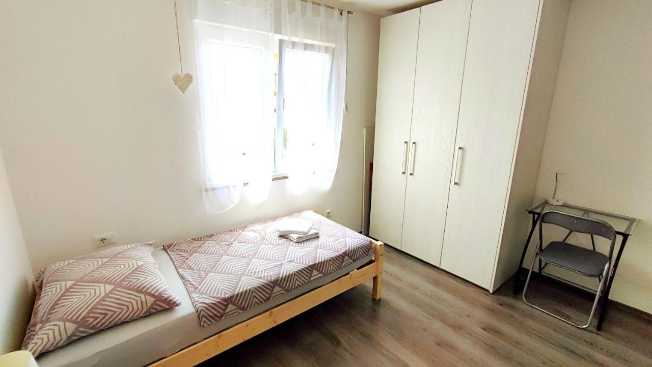 Apartment Jan 2+2 With Balcony Póla Kültér fotó